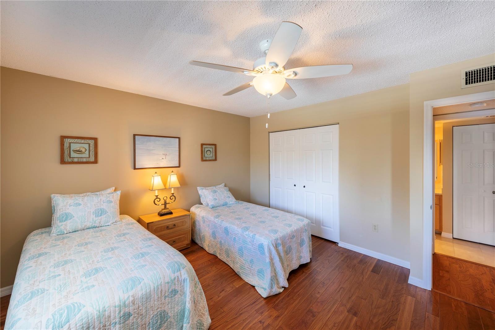 Image 22 of 27 For 437 Cerromar Lane 525