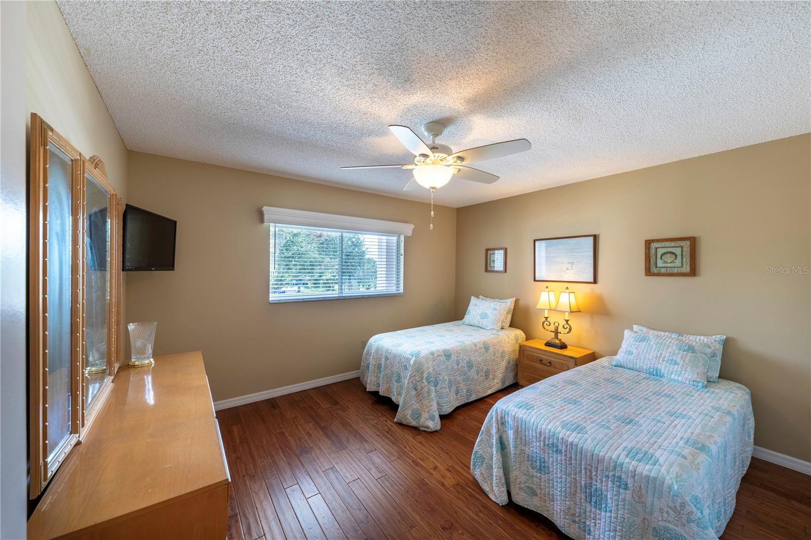 Image 23 of 27 For 437 Cerromar Lane 525