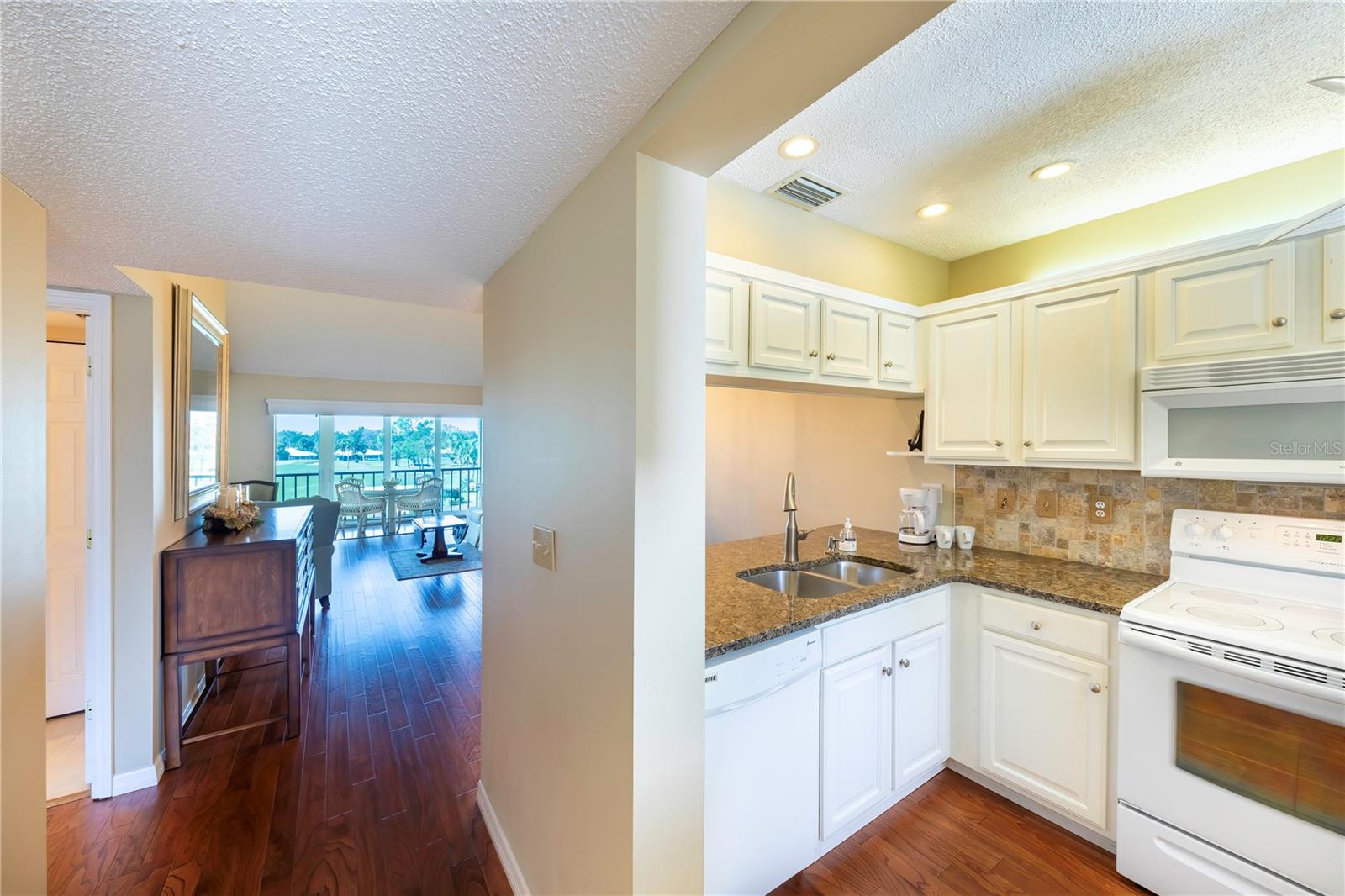 Image 3 of 27 For 437 Cerromar Lane 525