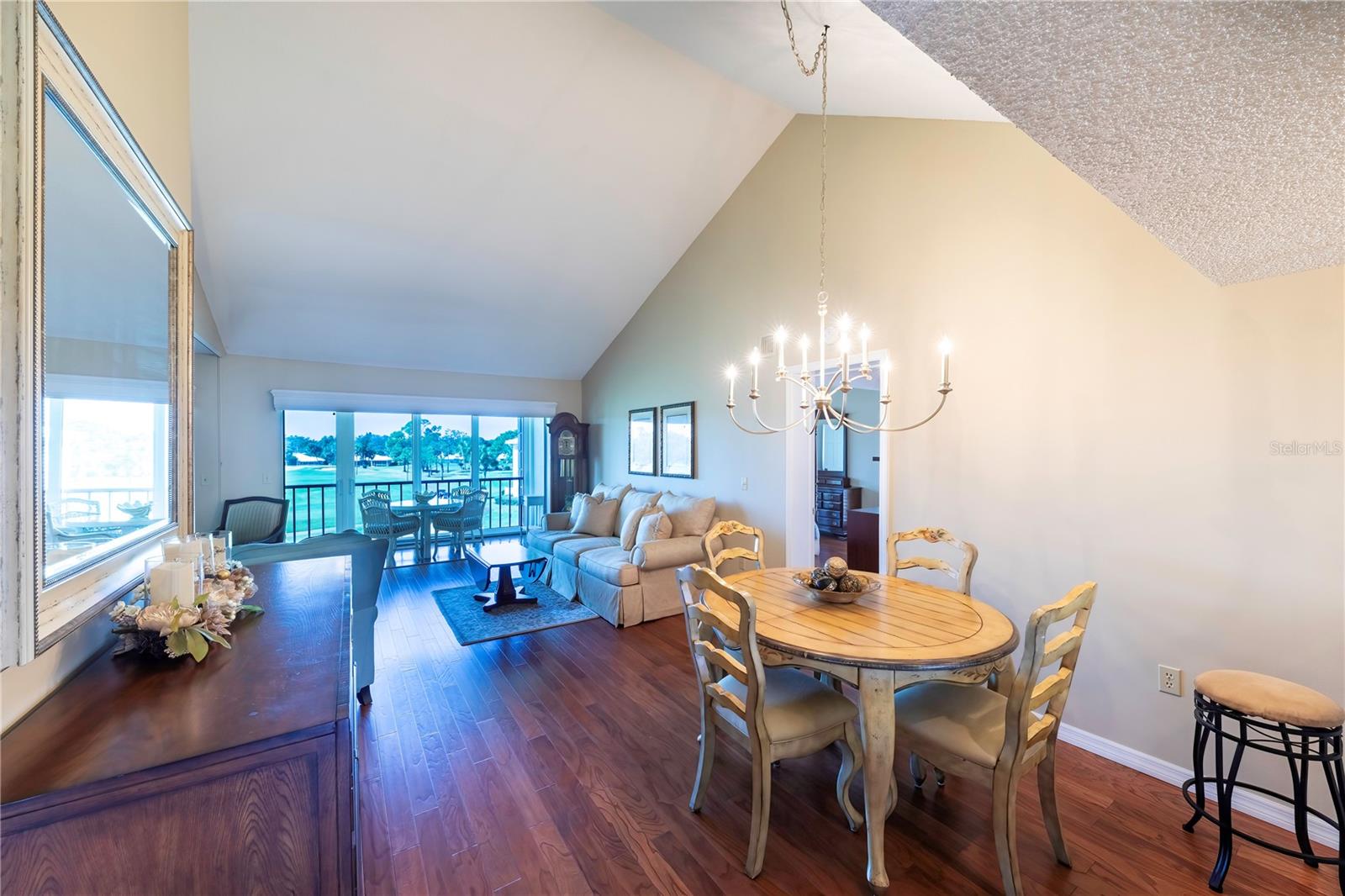 Image 8 of 27 For 437 Cerromar Lane 525