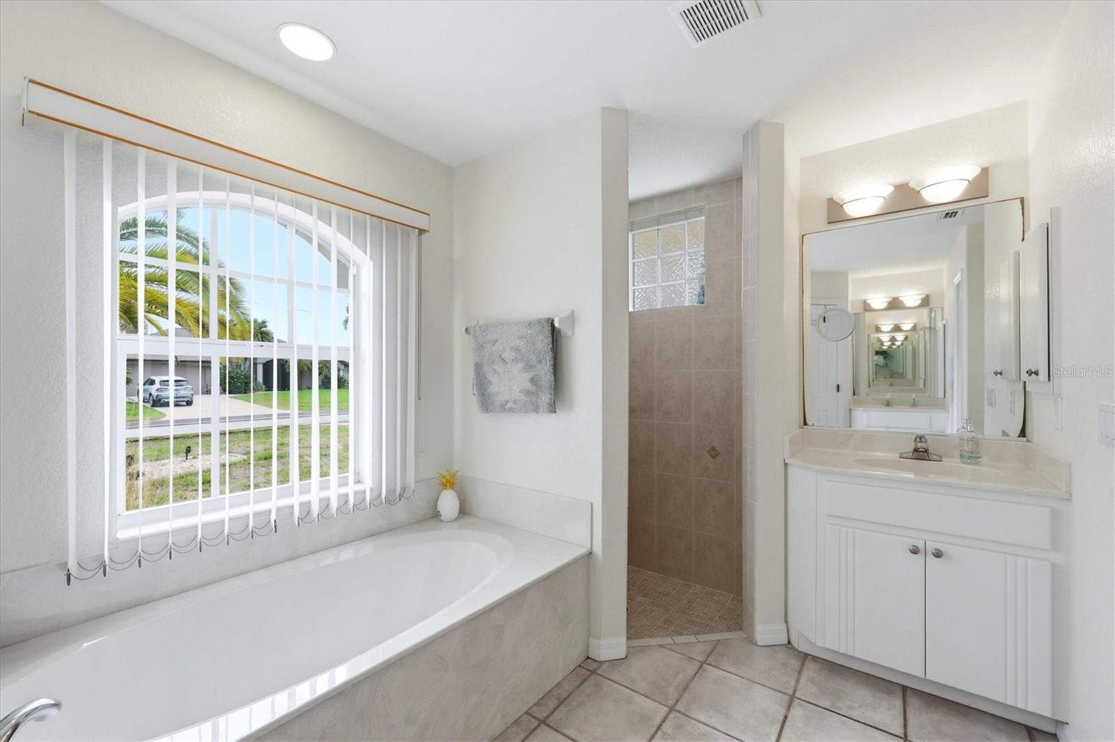 Image 17 of 42 For 764 Rotonda Circle