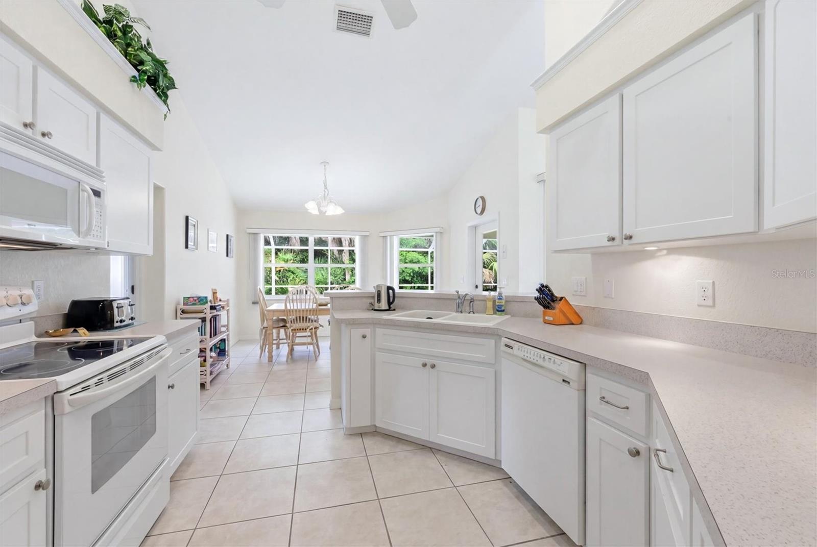 Image 8 of 42 For 764 Rotonda Circle