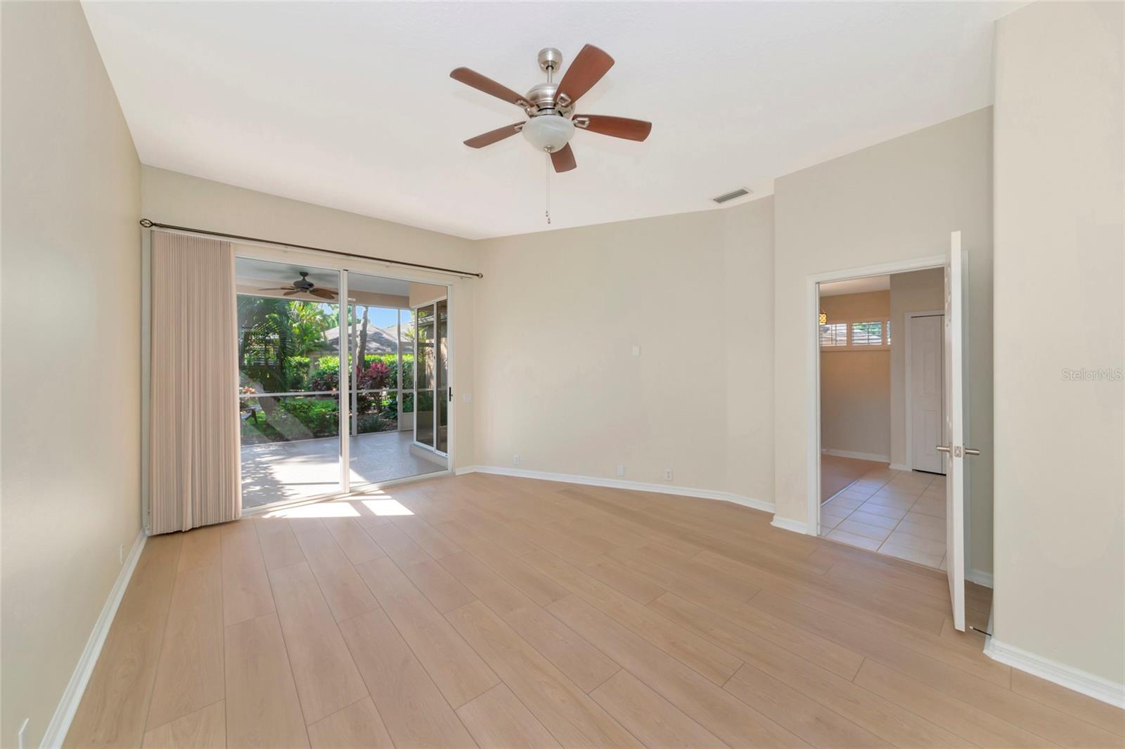 Image 23 of 82 For 309 Americas Cup Boulevard