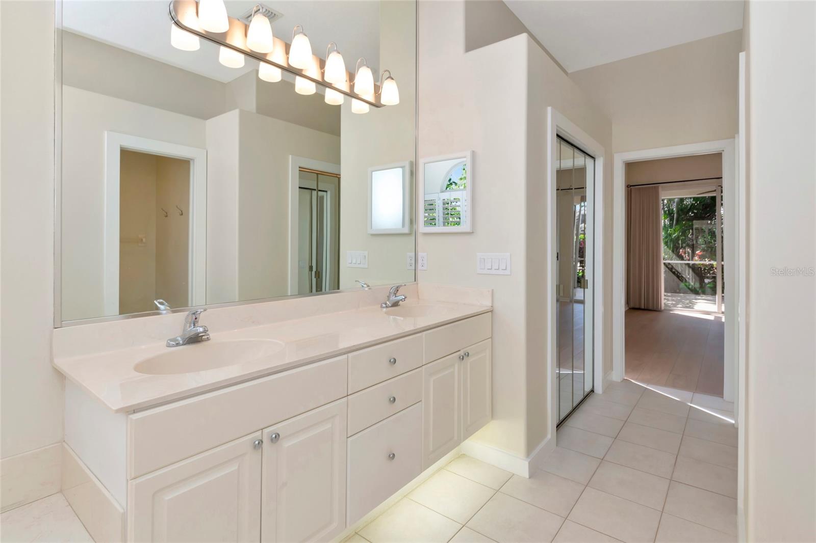 Image 27 of 82 For 309 Americas Cup Boulevard