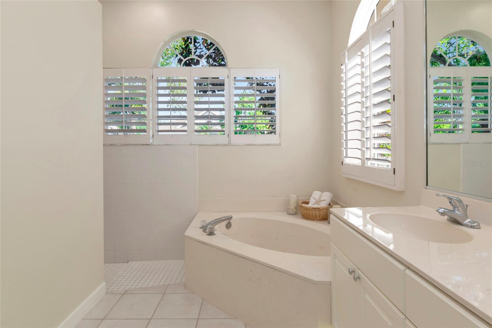 Image 28 of 82 For 309 Americas Cup Boulevard