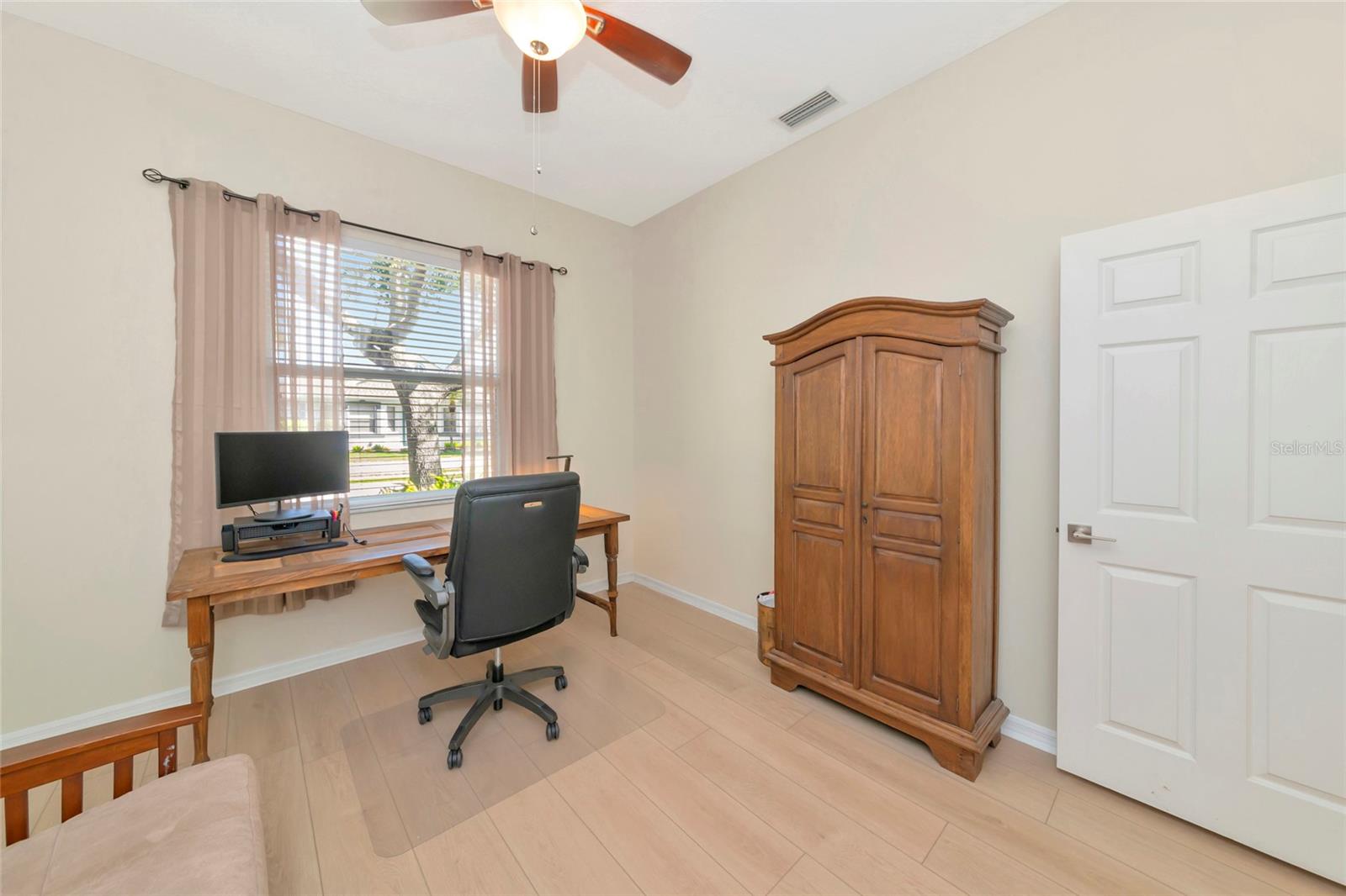 Image 31 of 82 For 309 Americas Cup Boulevard