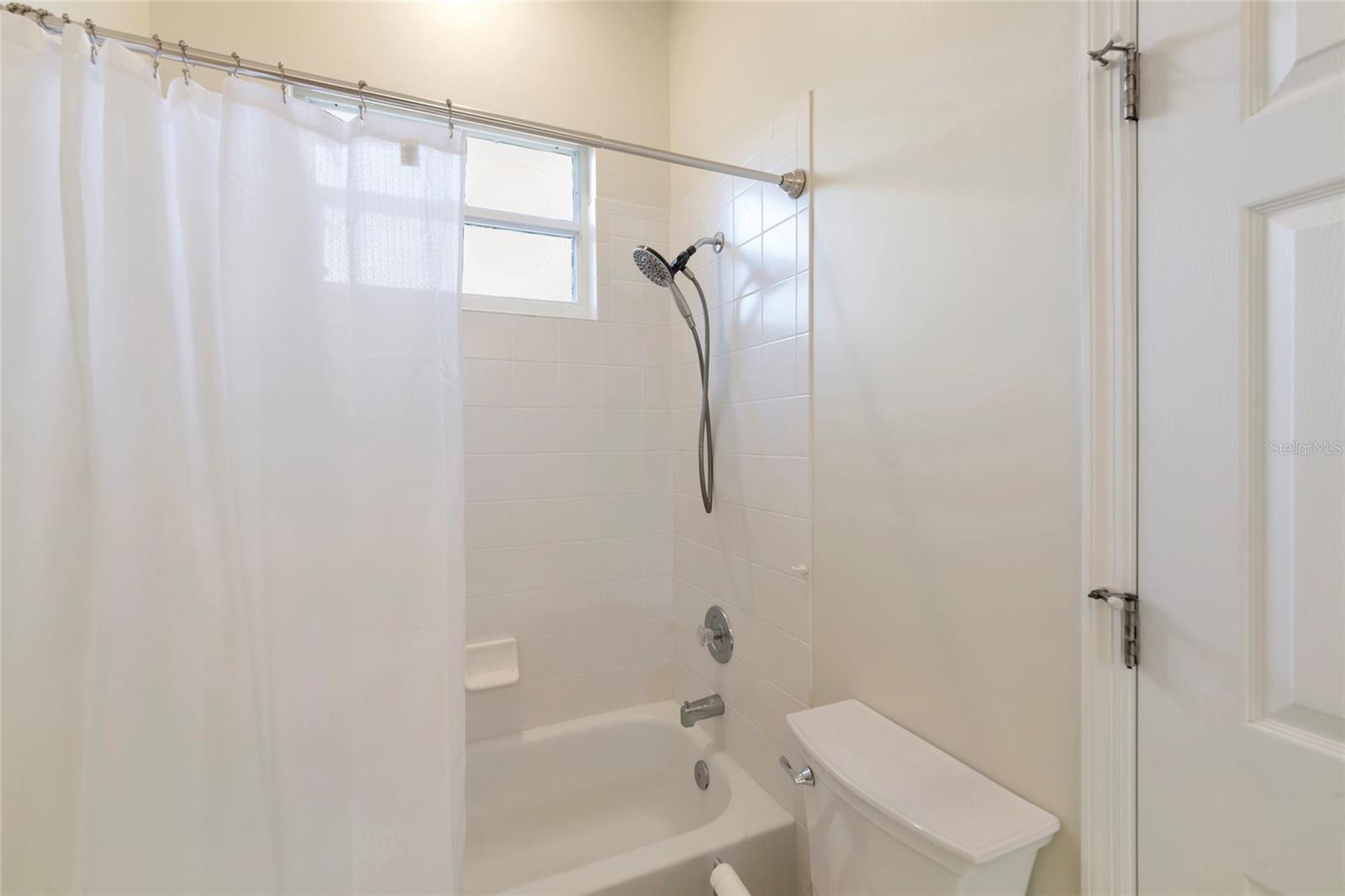 Image 35 of 82 For 309 Americas Cup Boulevard