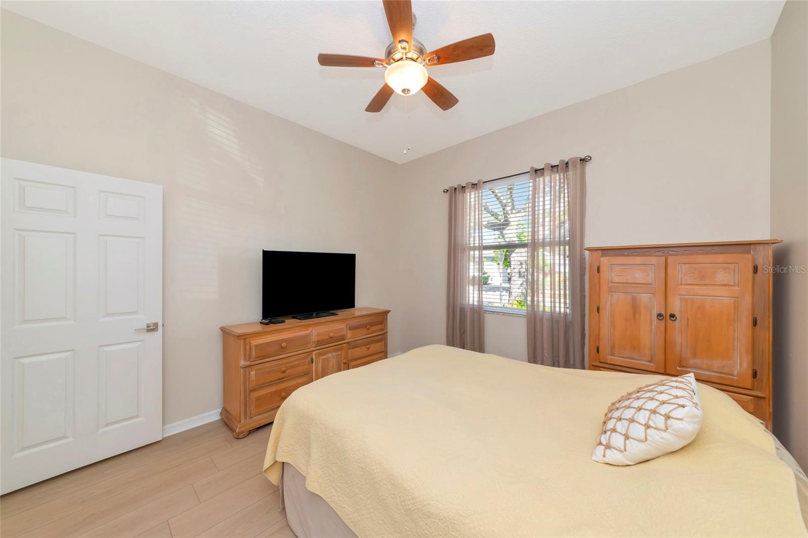 Image 37 of 82 For 309 Americas Cup Boulevard