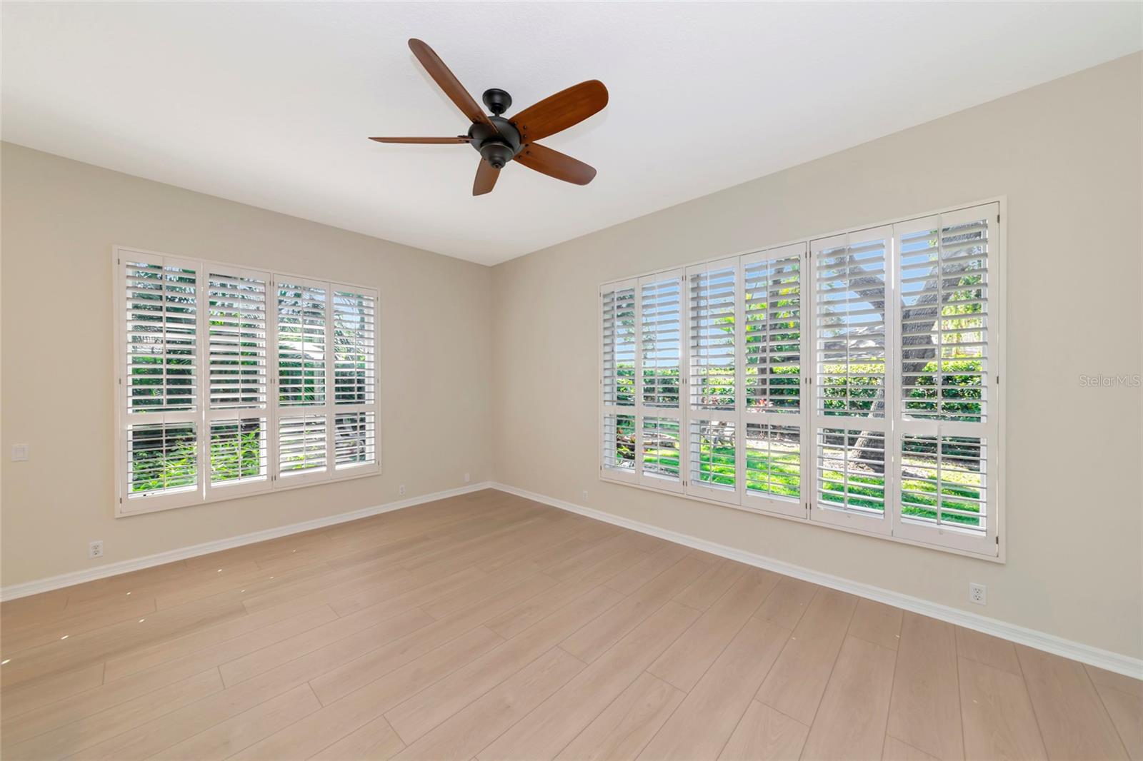 Image 4 of 82 For 309 Americas Cup Boulevard