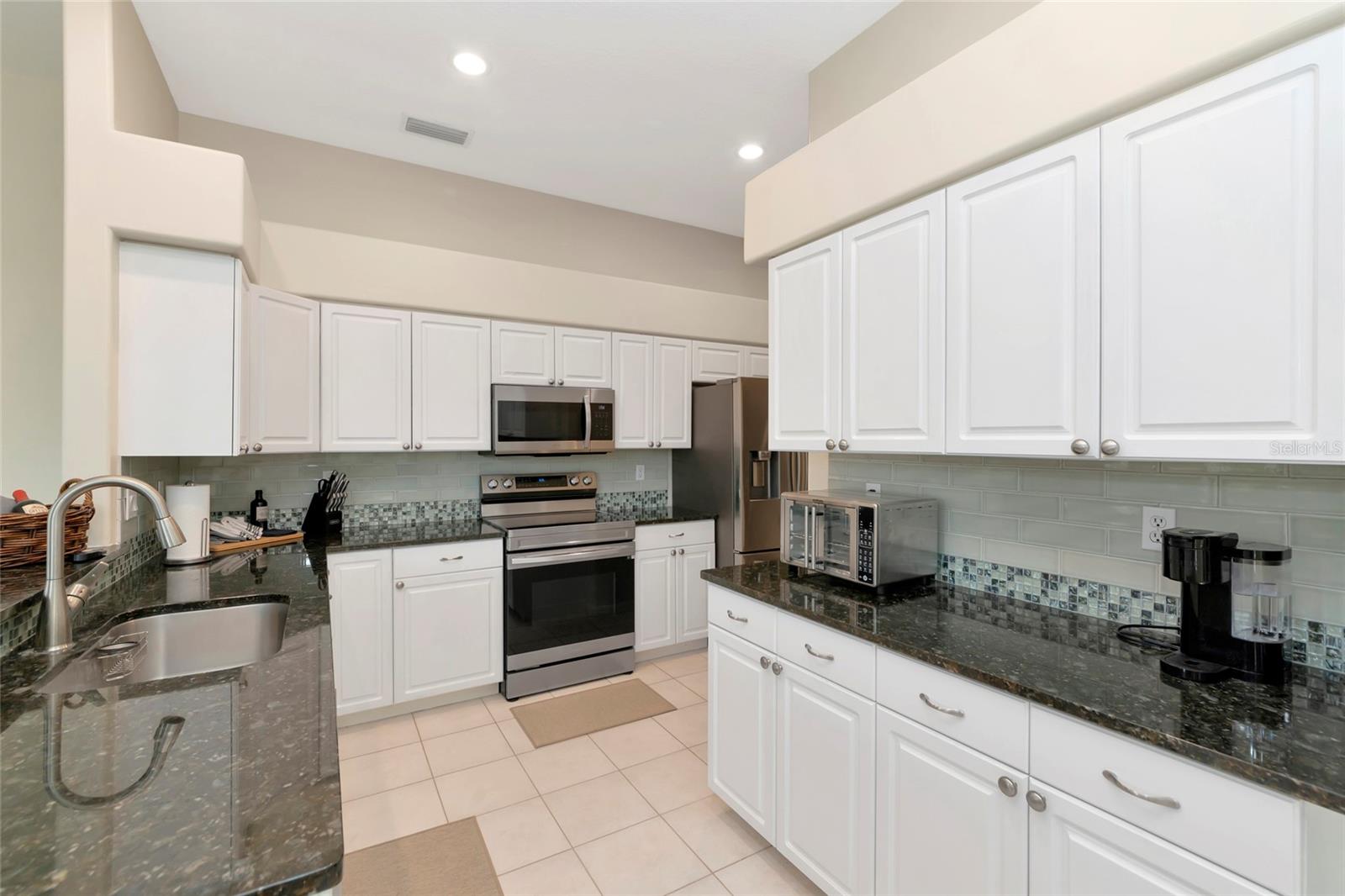 Image 6 of 82 For 309 Americas Cup Boulevard