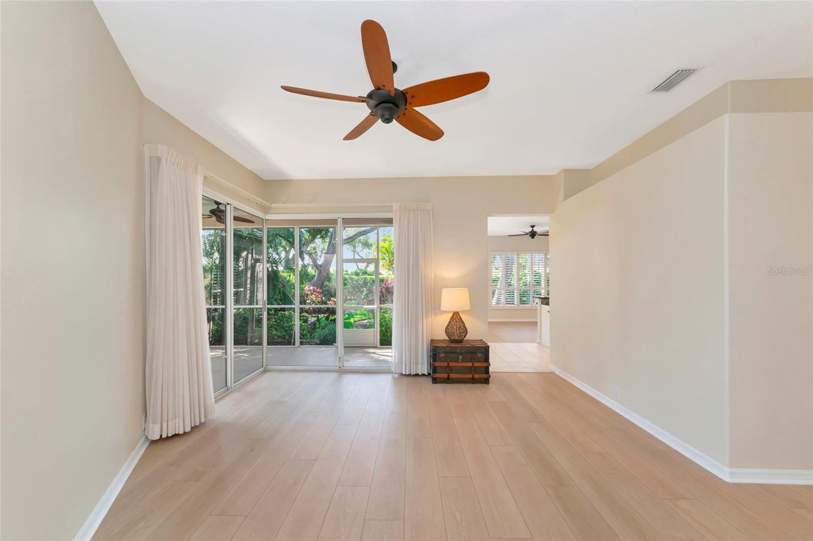 Image 8 of 82 For 309 Americas Cup Boulevard