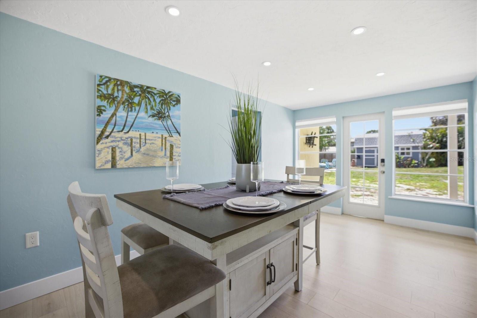 Image 14 of 48 For 1212 Pineland Avenue