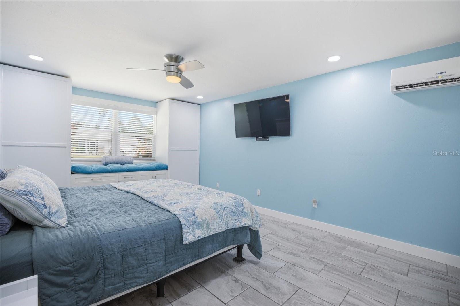 Image 19 of 48 For 1212 Pineland Avenue