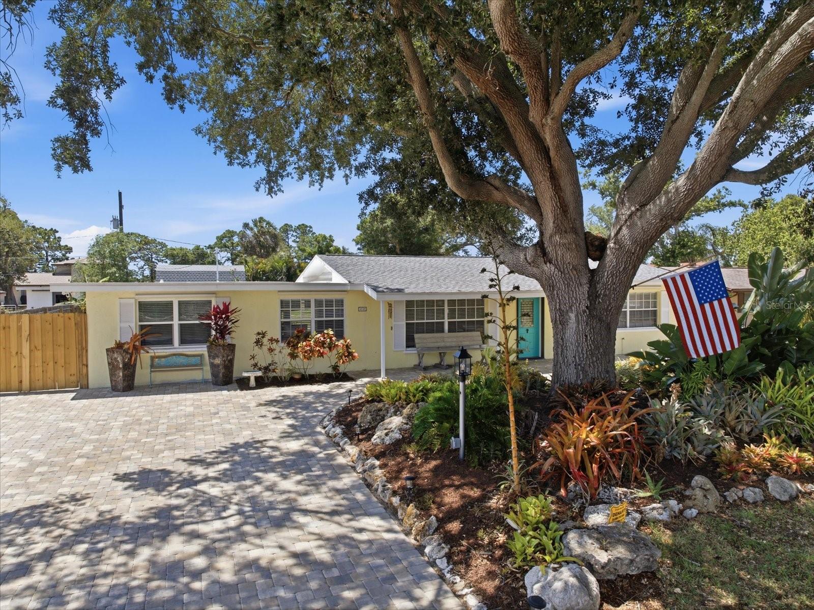 Image 2 of 48 For 1212 Pineland Avenue