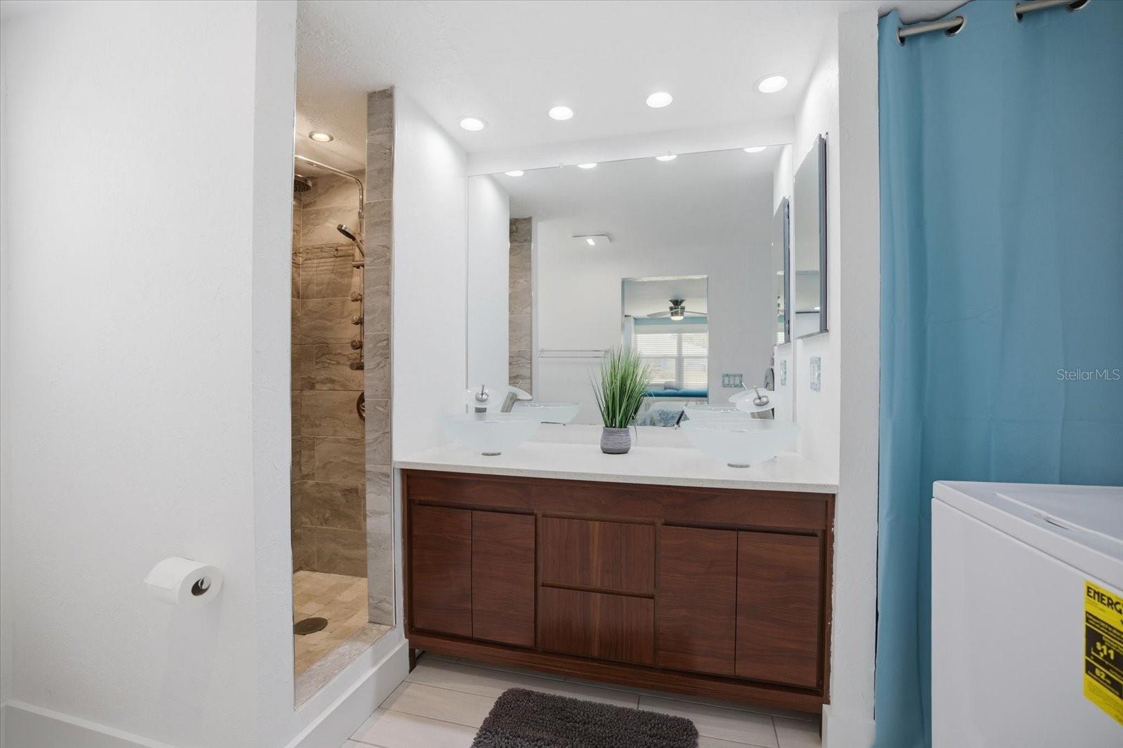 Image 22 of 48 For 1212 Pineland Avenue