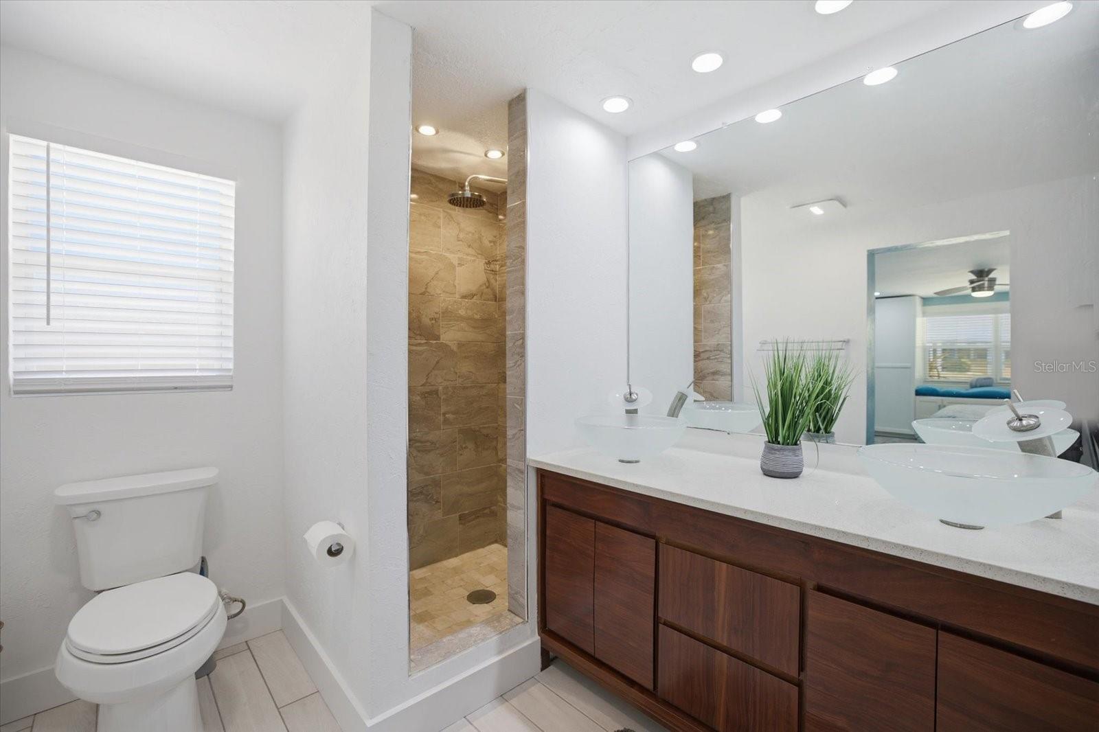 Image 23 of 48 For 1212 Pineland Avenue