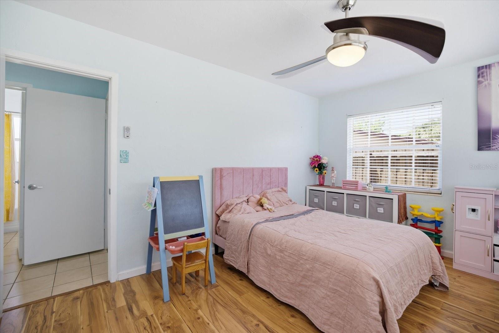 Image 28 of 48 For 1212 Pineland Avenue