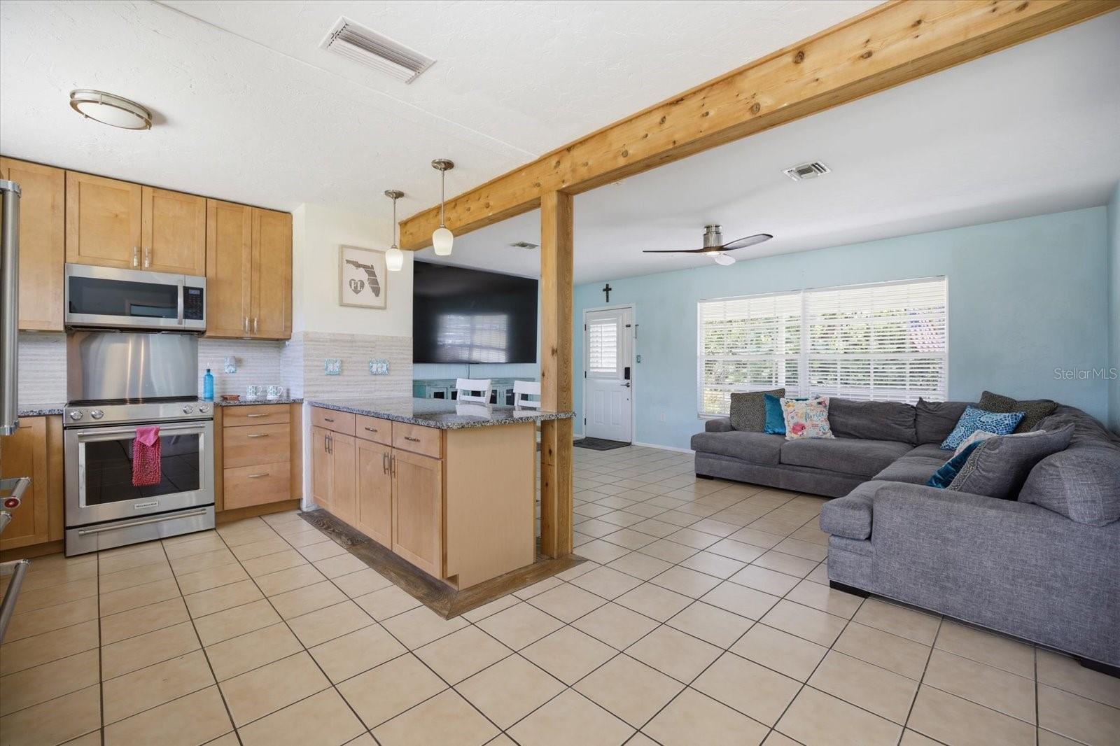 Image 6 of 48 For 1212 Pineland Avenue