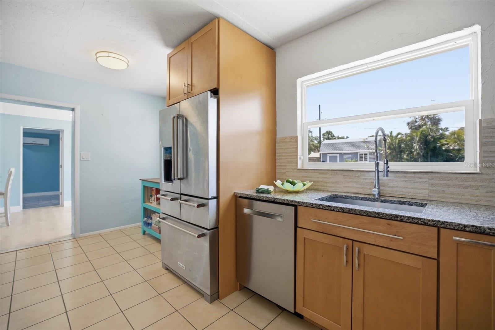 Image 8 of 48 For 1212 Pineland Avenue