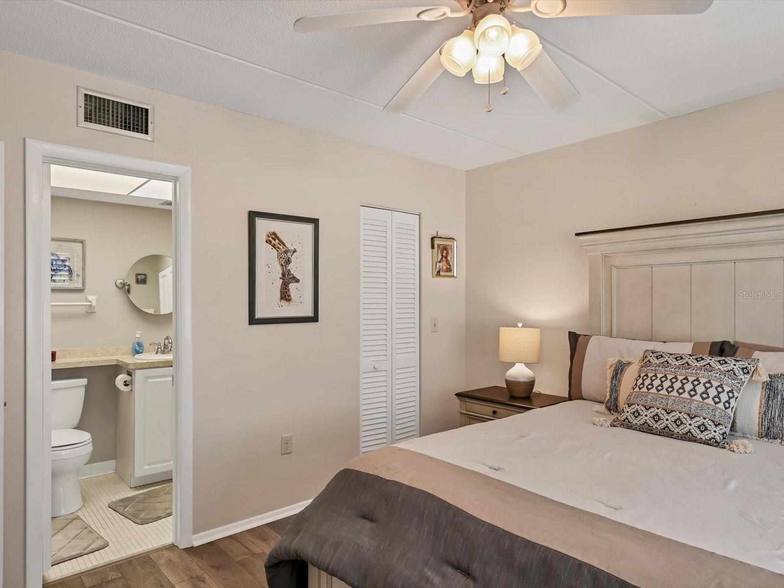 Image 16 of 41 For 708 Tamiami Trail S 105