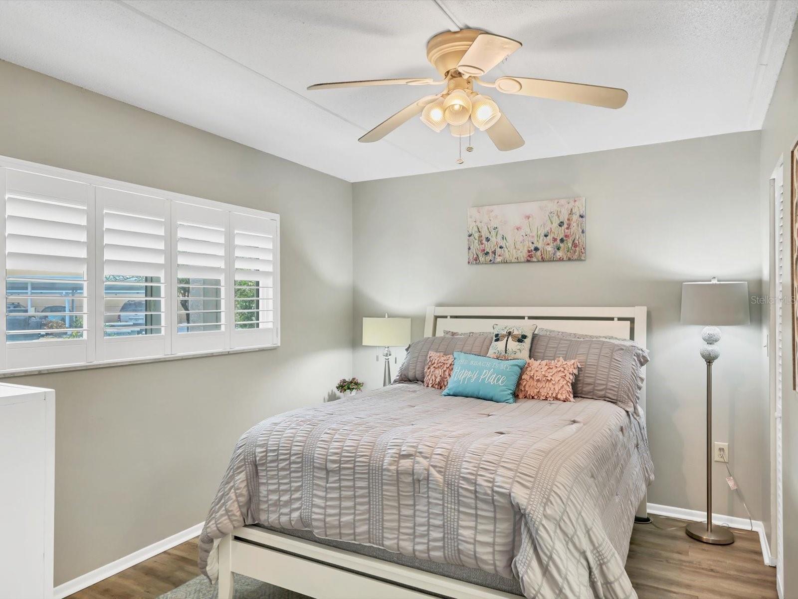 Image 18 of 41 For 708 Tamiami Trail S 105