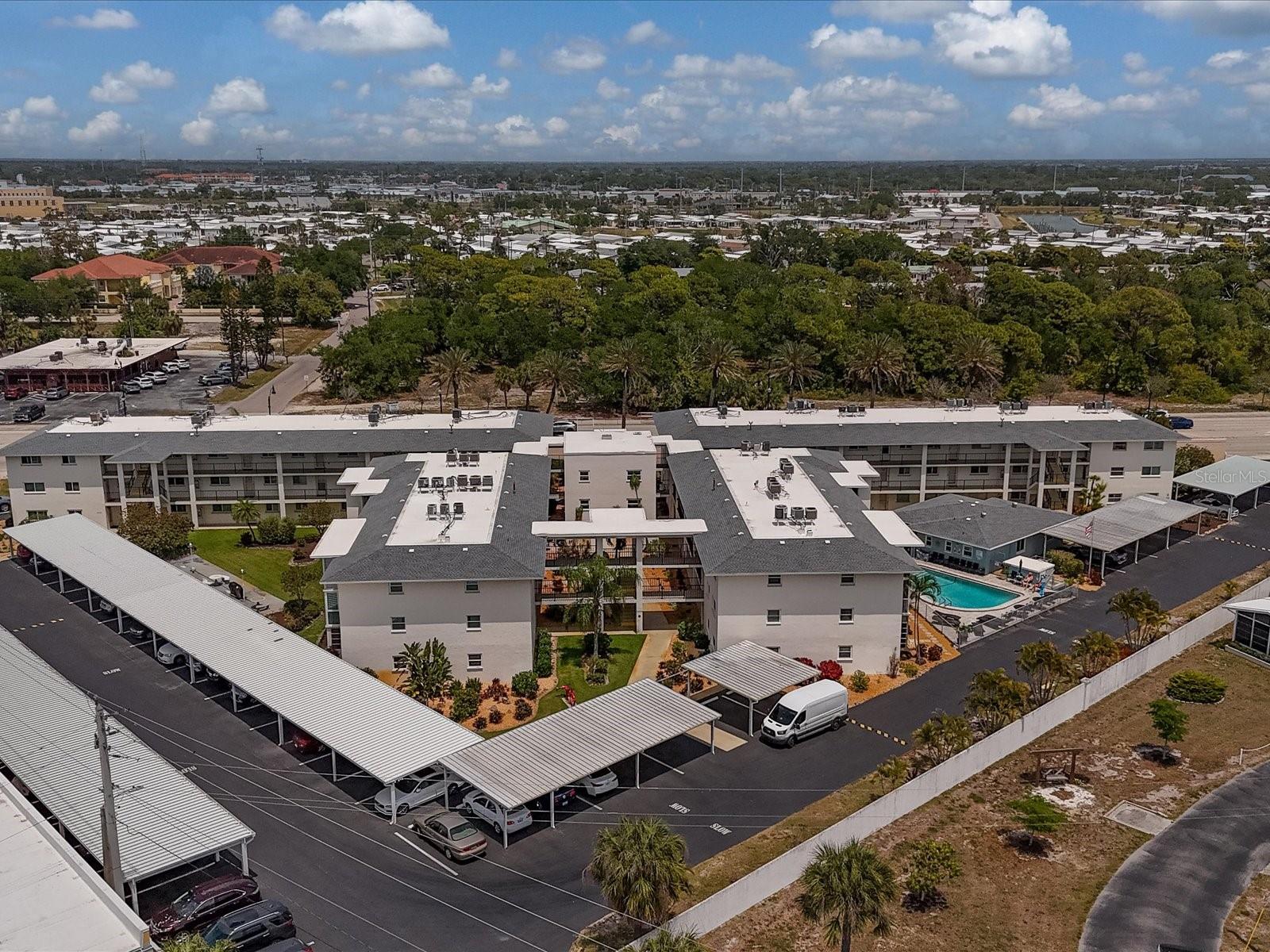 Image 33 of 41 For 708 Tamiami Trail S 105