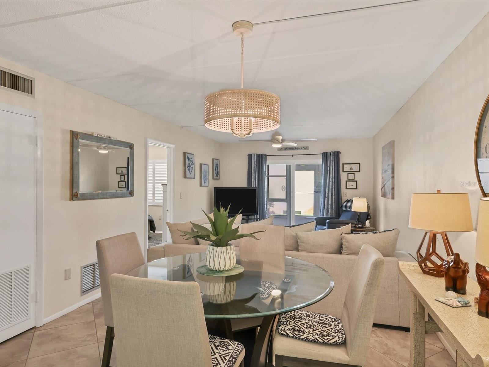 Image 7 of 41 For 708 Tamiami Trail S 105