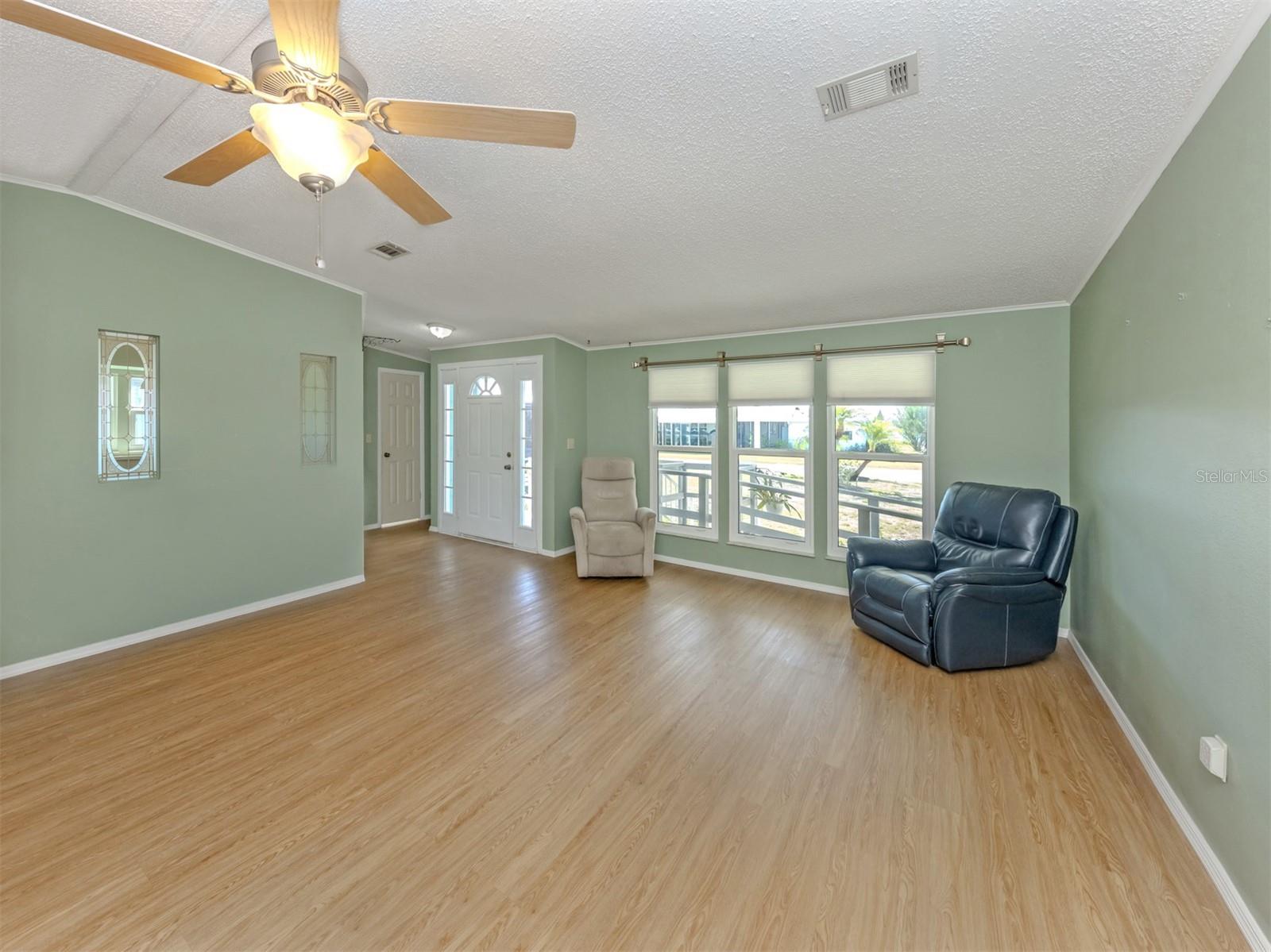 Image 11 of 65 For 592 Portside Drive