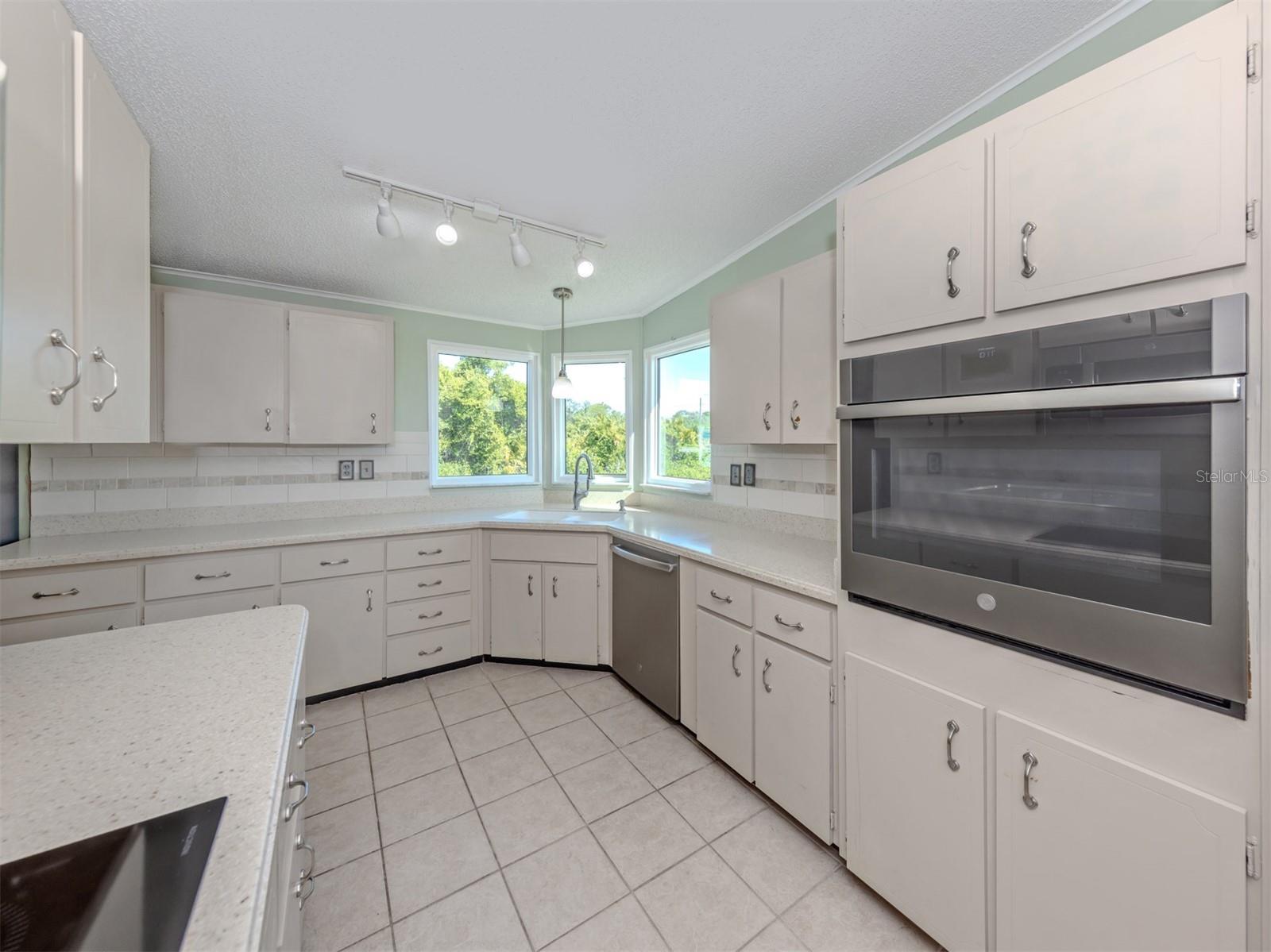 Image 15 of 65 For 592 Portside Drive