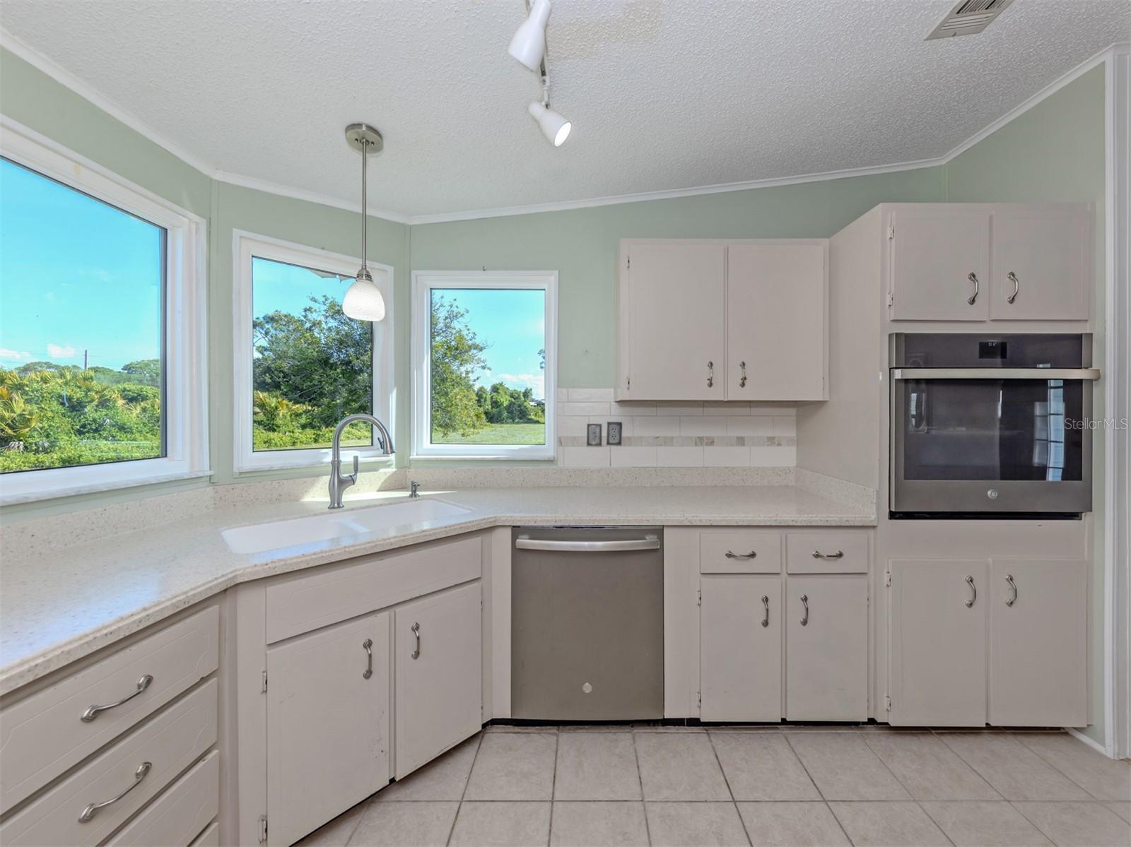 Image 17 of 65 For 592 Portside Drive