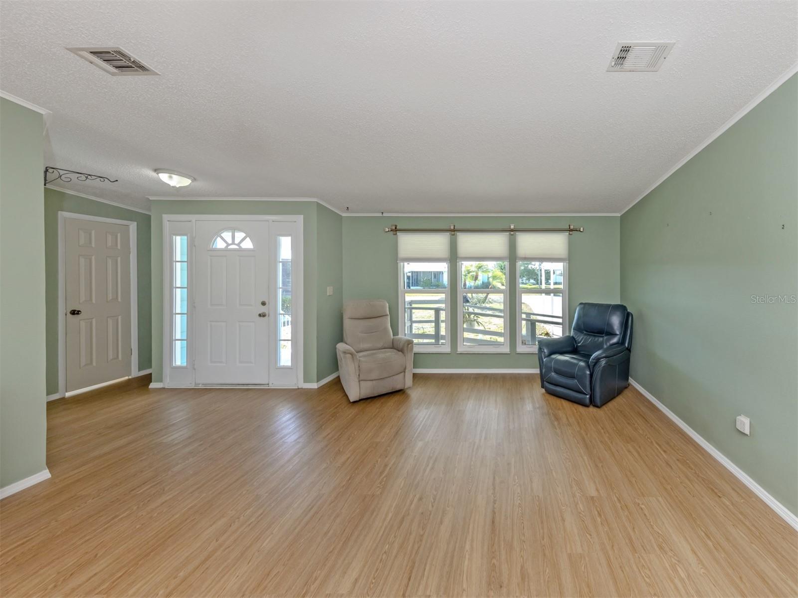 Image 5 of 65 For 592 Portside Drive