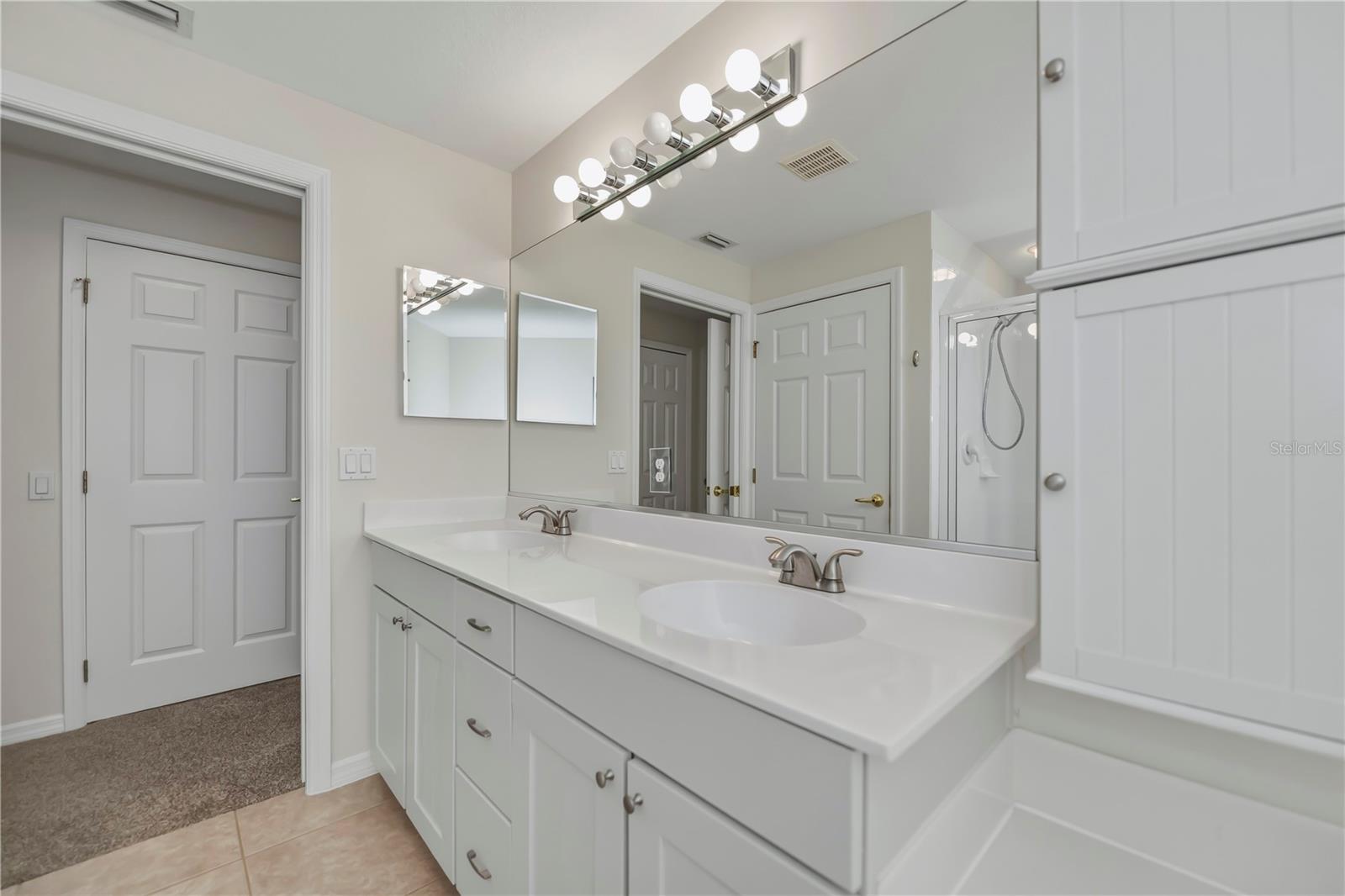Image 32 of 61 For 4497 Streamside Court 1807