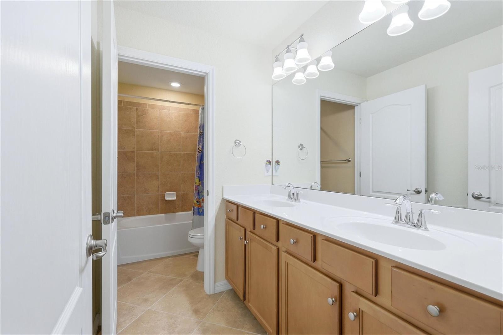 Image 34 of 89 For 12541 Cinqueterre Drive