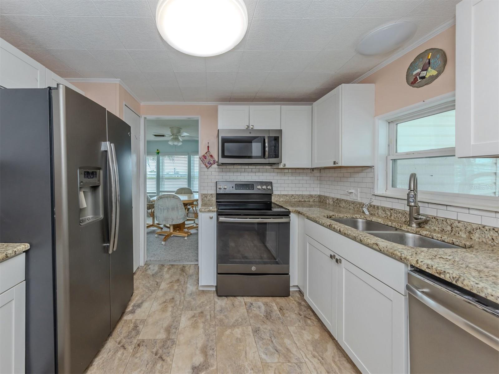 Image 12 of 78 For 98 Lakeview Drive