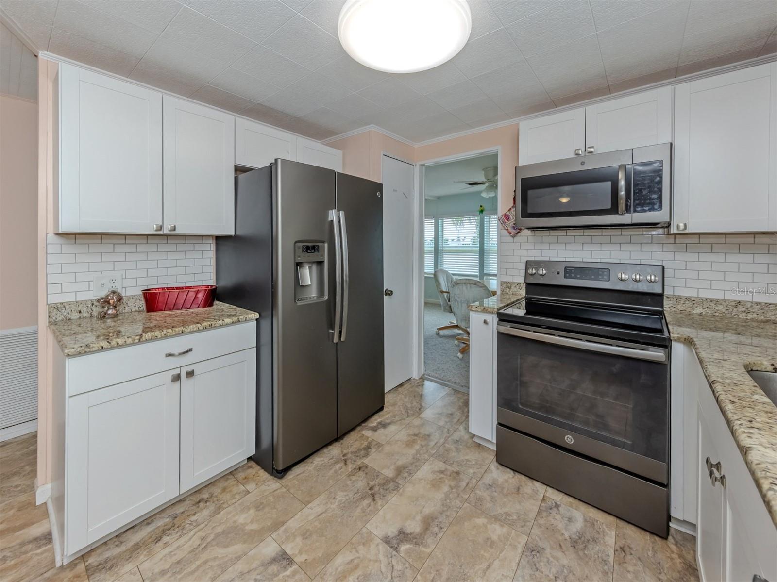 Image 13 of 78 For 98 Lakeview Drive