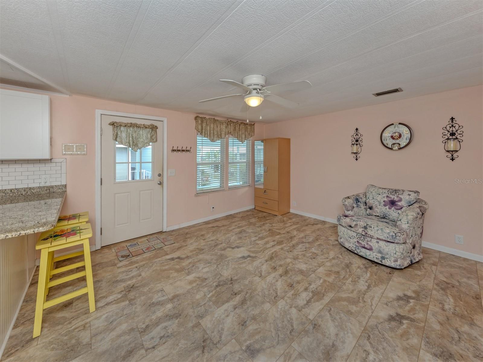 Image 16 of 78 For 98 Lakeview Drive