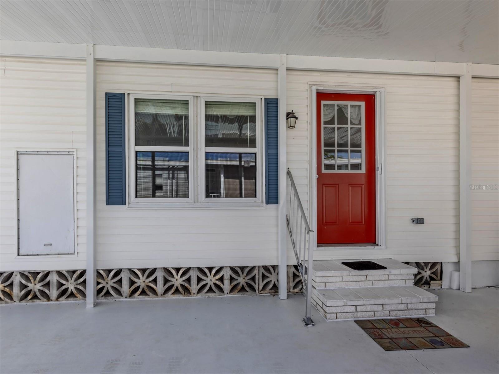 Image 4 of 78 For 98 Lakeview Drive