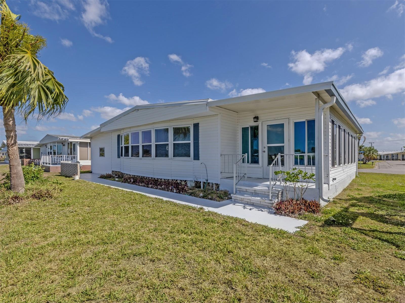 Image 40 of 78 For 98 Lakeview Drive