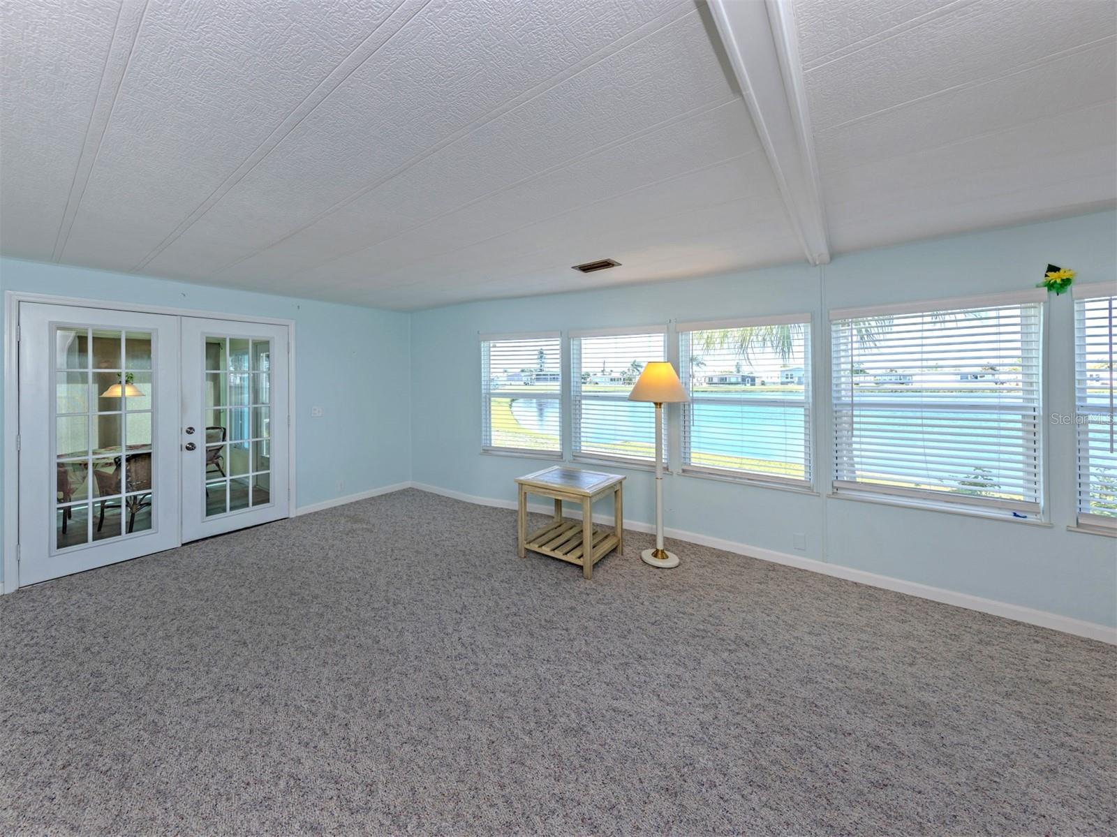 Image 6 of 78 For 98 Lakeview Drive