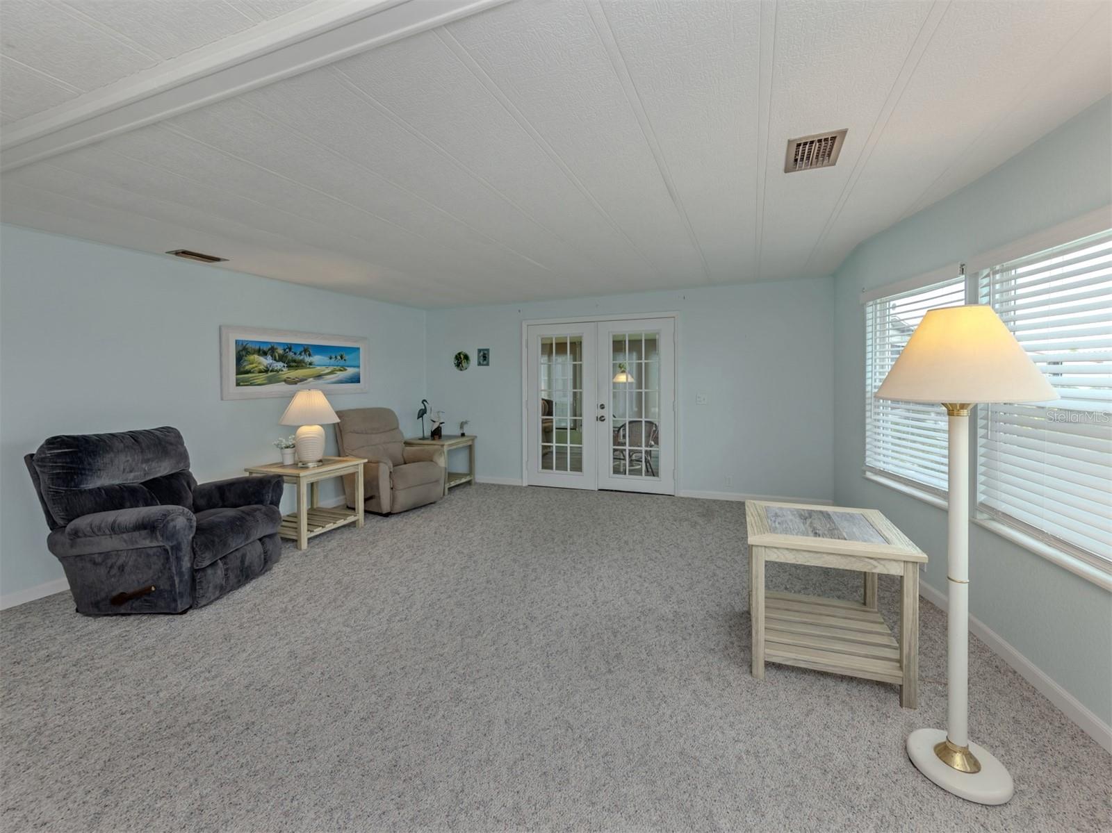 Image 7 of 78 For 98 Lakeview Drive