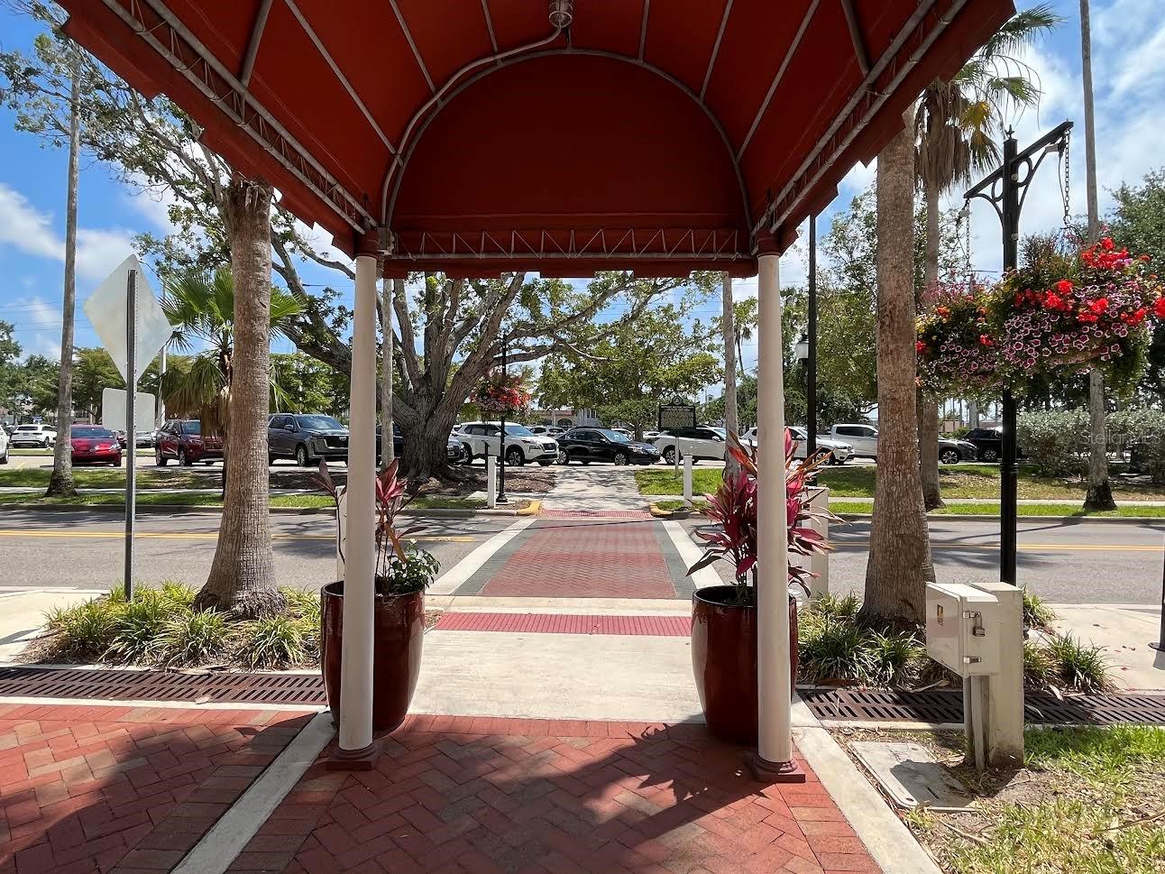 Image 2 of 7 For 240 Tampa Avenue W 15a