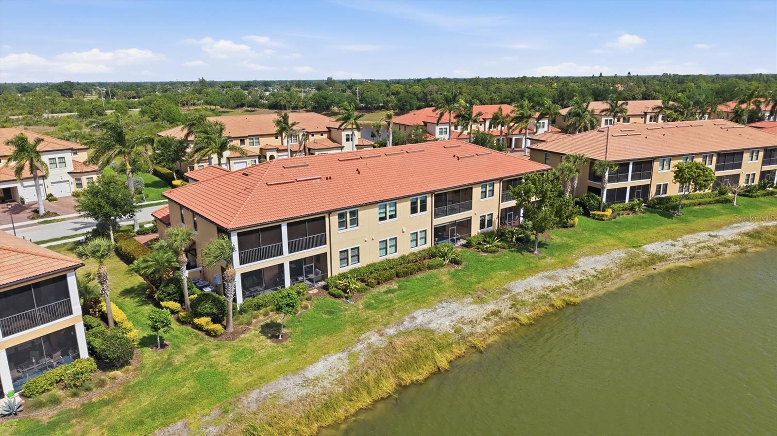 Image 14 of 74 For 23160 Banbury Way 102