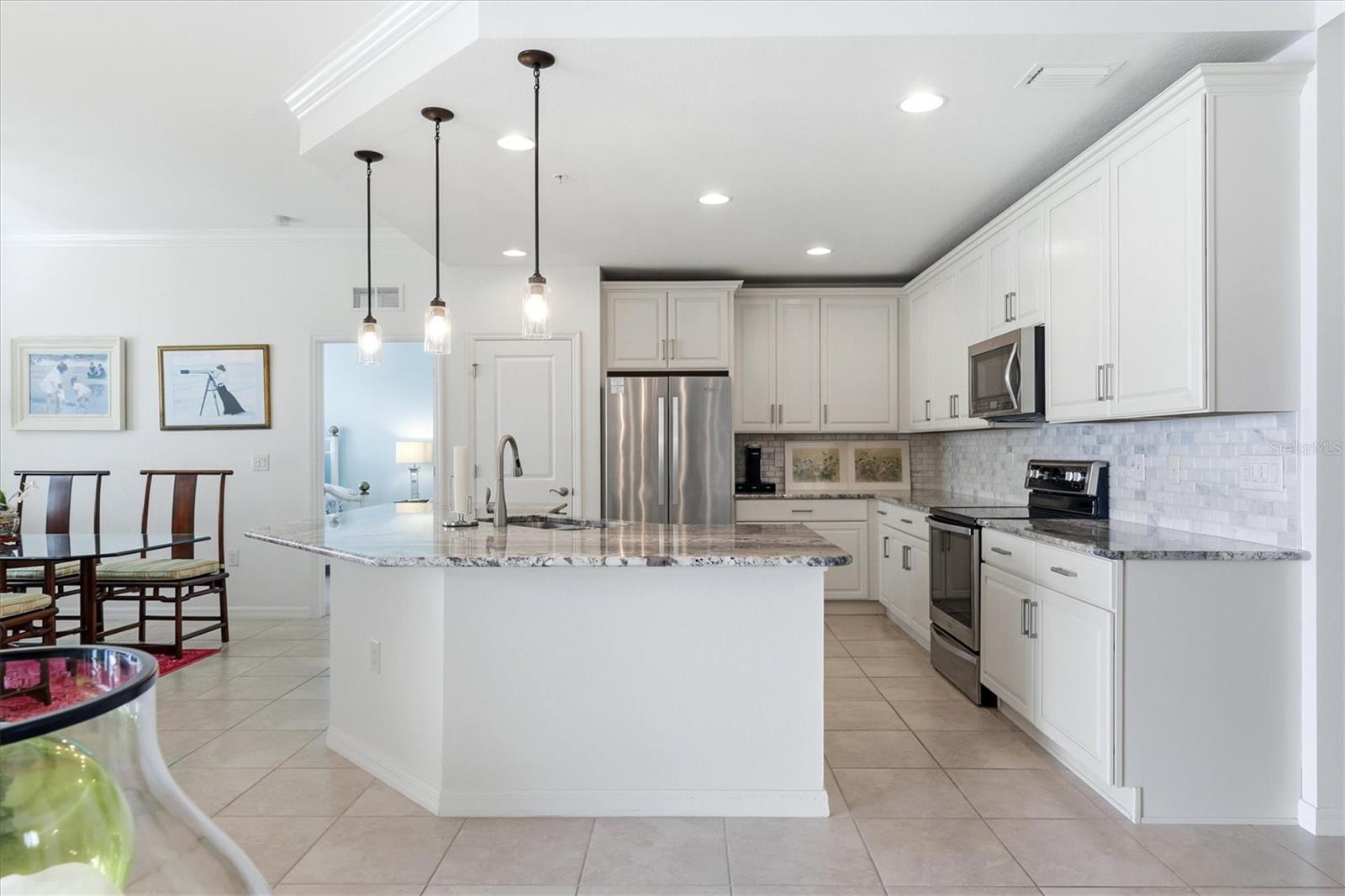 Image 17 of 74 For 23160 Banbury Way 102