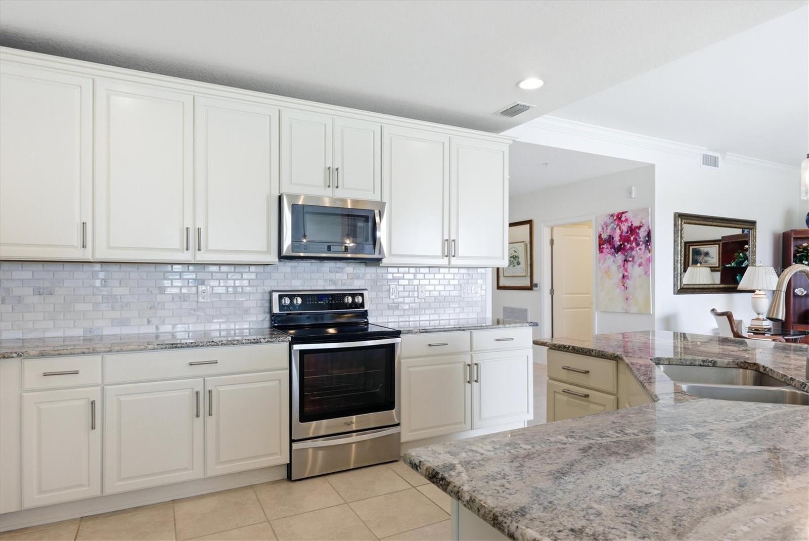 Image 19 of 74 For 23160 Banbury Way 102