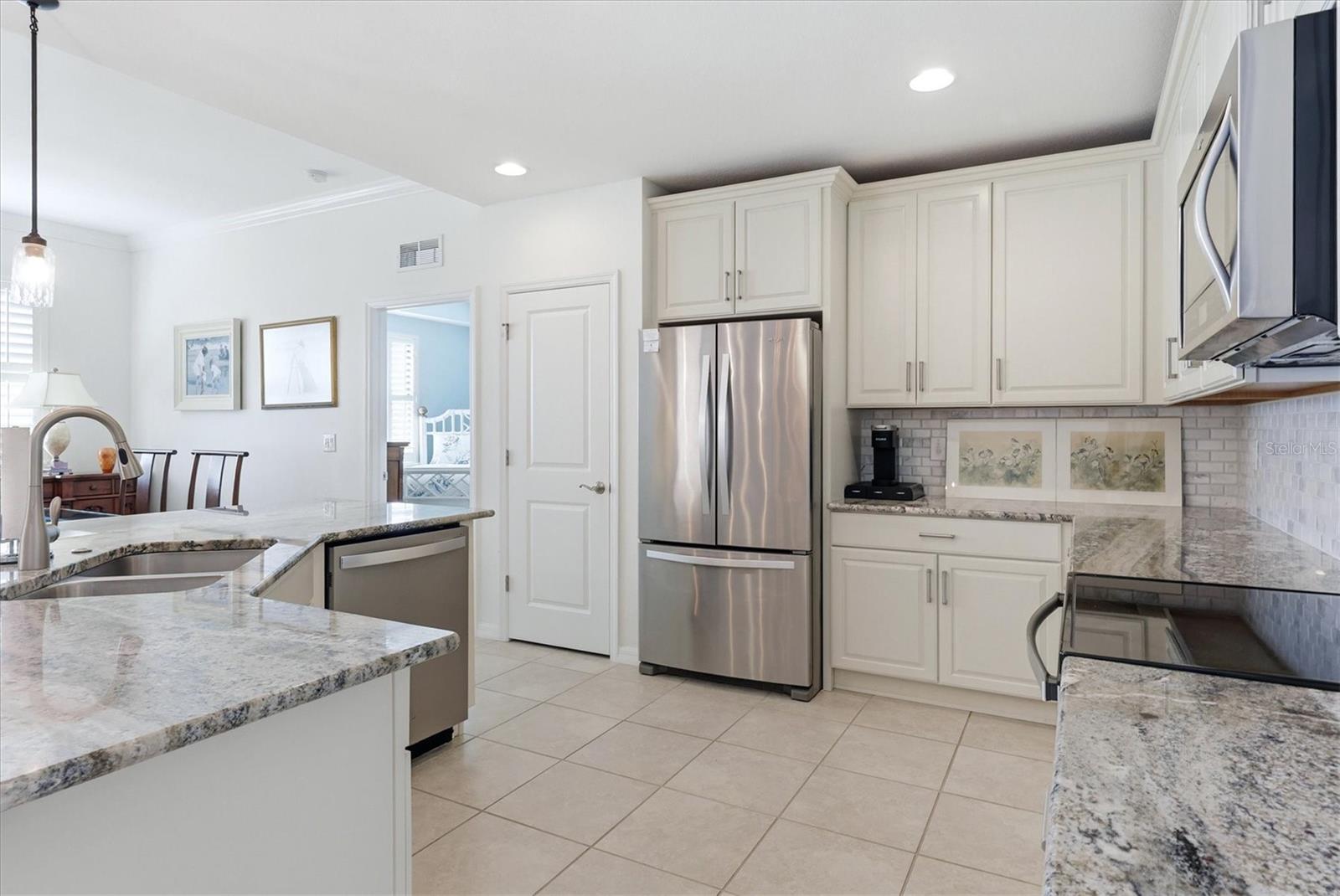 Image 21 of 74 For 23160 Banbury Way 102