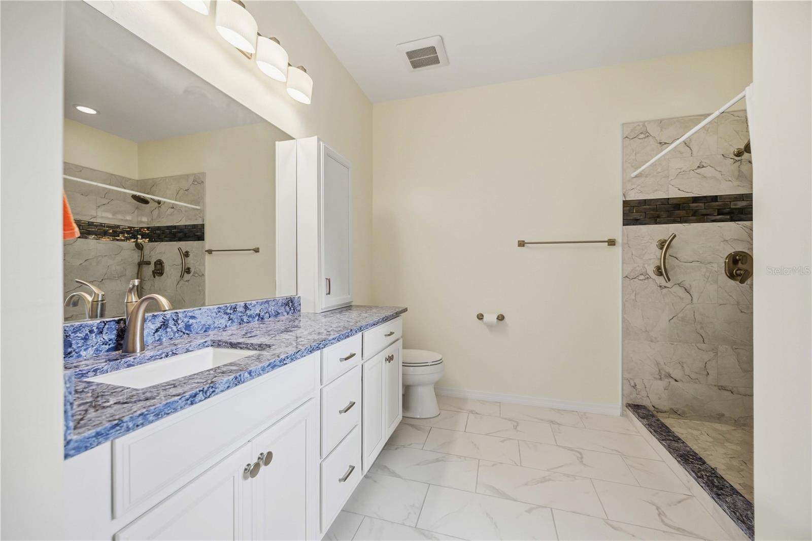 Image 22 of 44 For 24955 Pennington Terrace