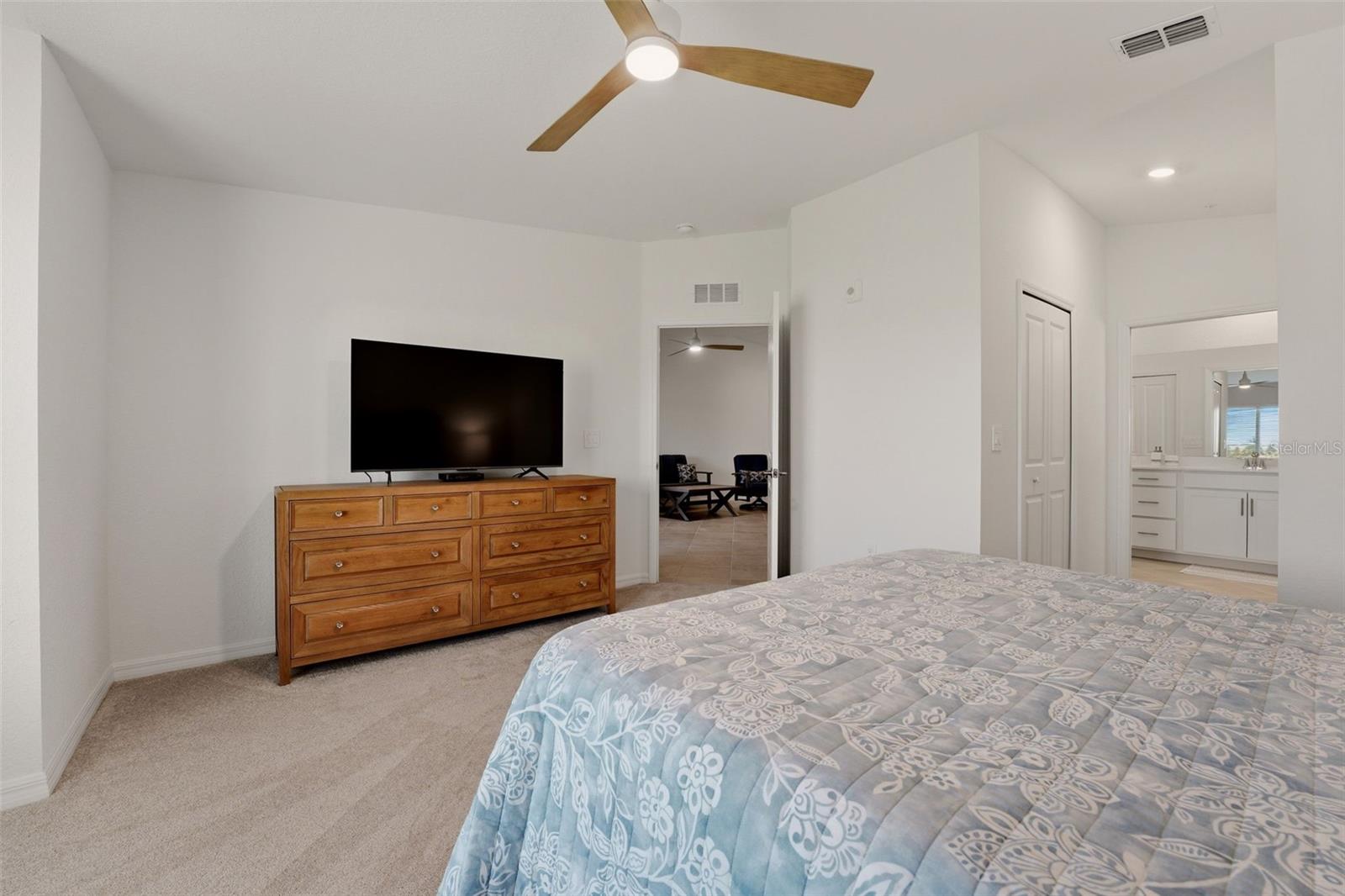 Image 15 of 41 For 17535 Opal Sand Drive 201