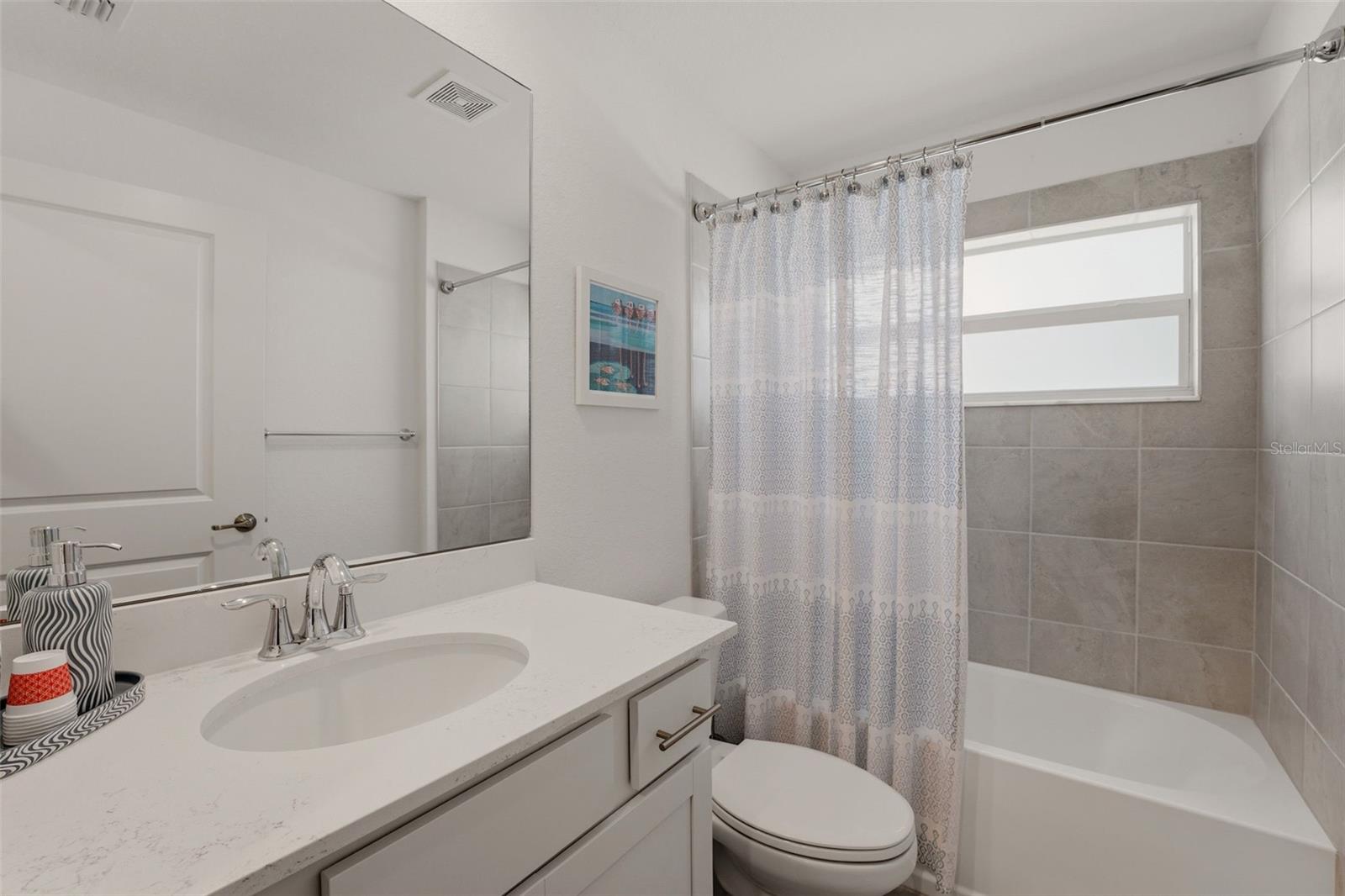 Image 21 of 41 For 17535 Opal Sand Drive 201