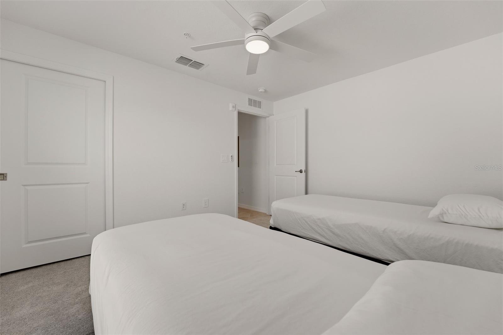 Image 23 of 41 For 17535 Opal Sand Drive 201