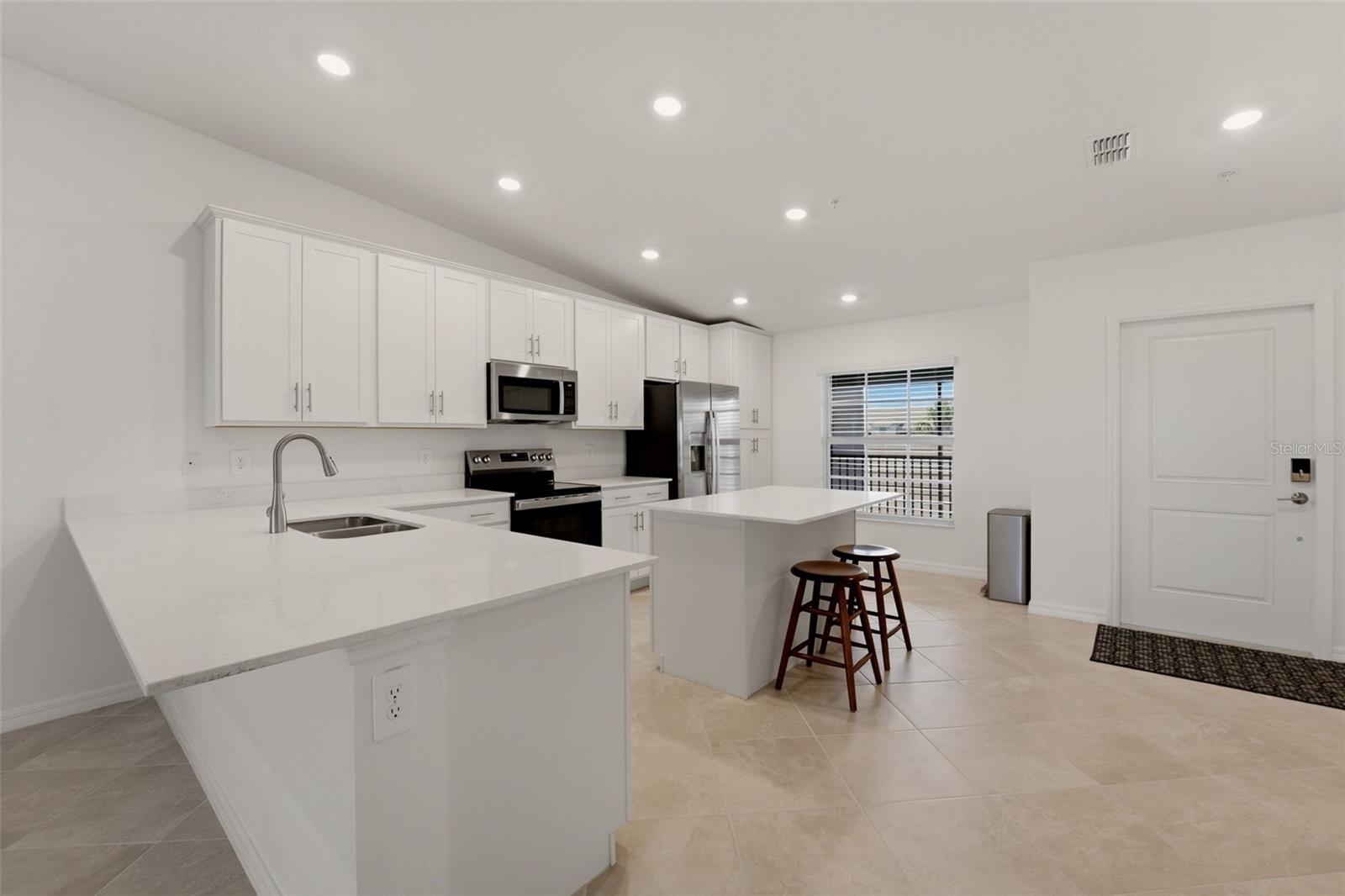 Image 8 of 41 For 17535 Opal Sand Drive 201